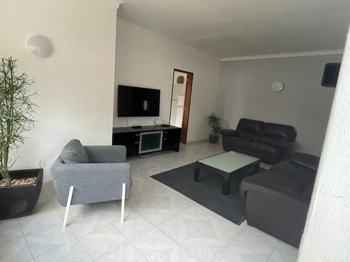 Complete Large 2 Bedroom Lagos Apartment - Lagos