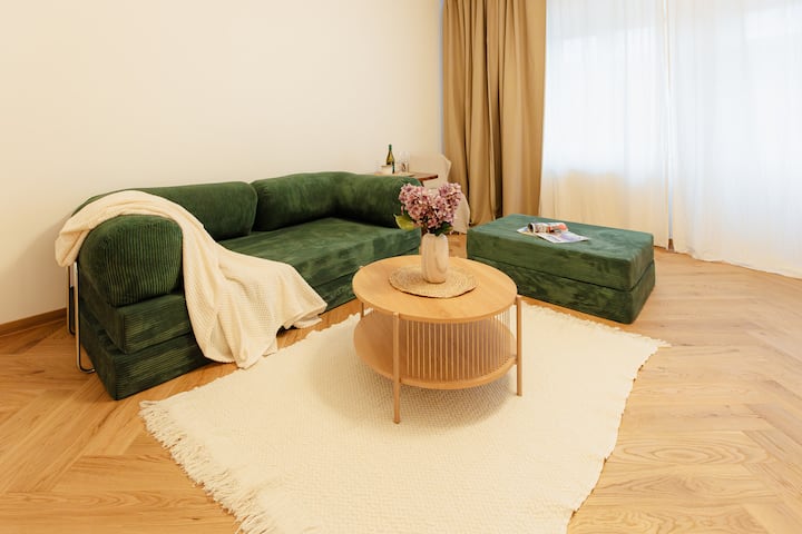 Bright Apartment W/ Kitchen & Balcony - Bratislava