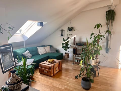 Top Airbnb: Stylish attic loft charm: close to the trade fair! in Möckern