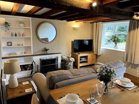 Popular Airbnb listing: Bakery Cottage in the Cotswolds in Oxfordshire