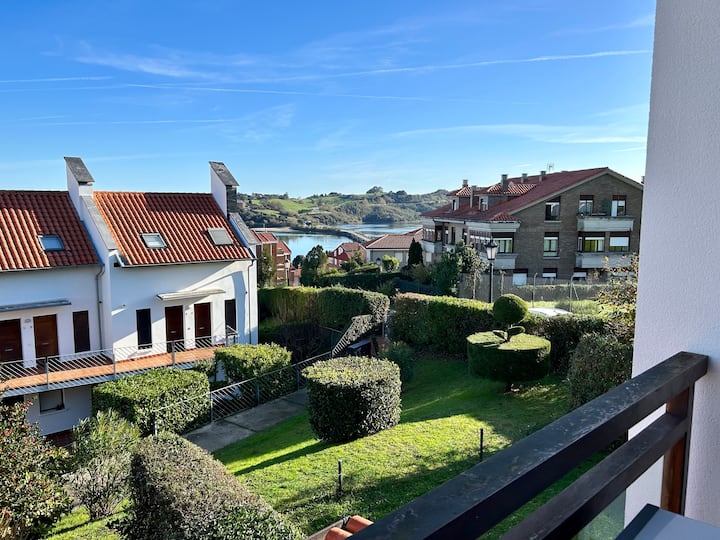Dúplex: Terraza, Vistas Y Piscina.
Mínimo: 1 Mes. - Comillas