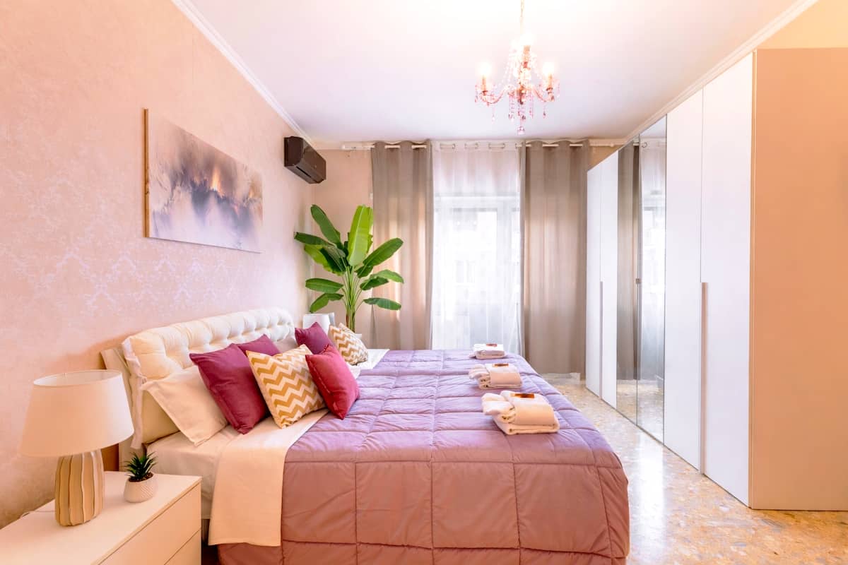 Soggiorno con terrazza al 7 grado piano [San Giovanni e Colosseo]