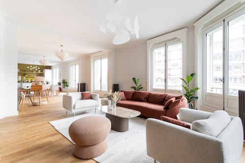 Top Airbnb: Large flat w/ garage, 5 min from stations & center à Lille