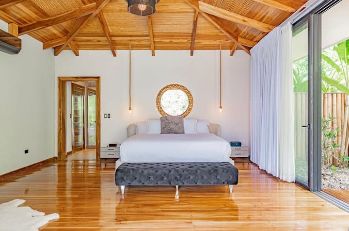 ห้องนอนใหญ่ห้องสวีท 