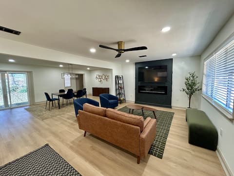 Popular Airbnb listing: Modern Hillcrest Home 4BR 4BA - great location! in Little Rock / North Little Rock / Conway