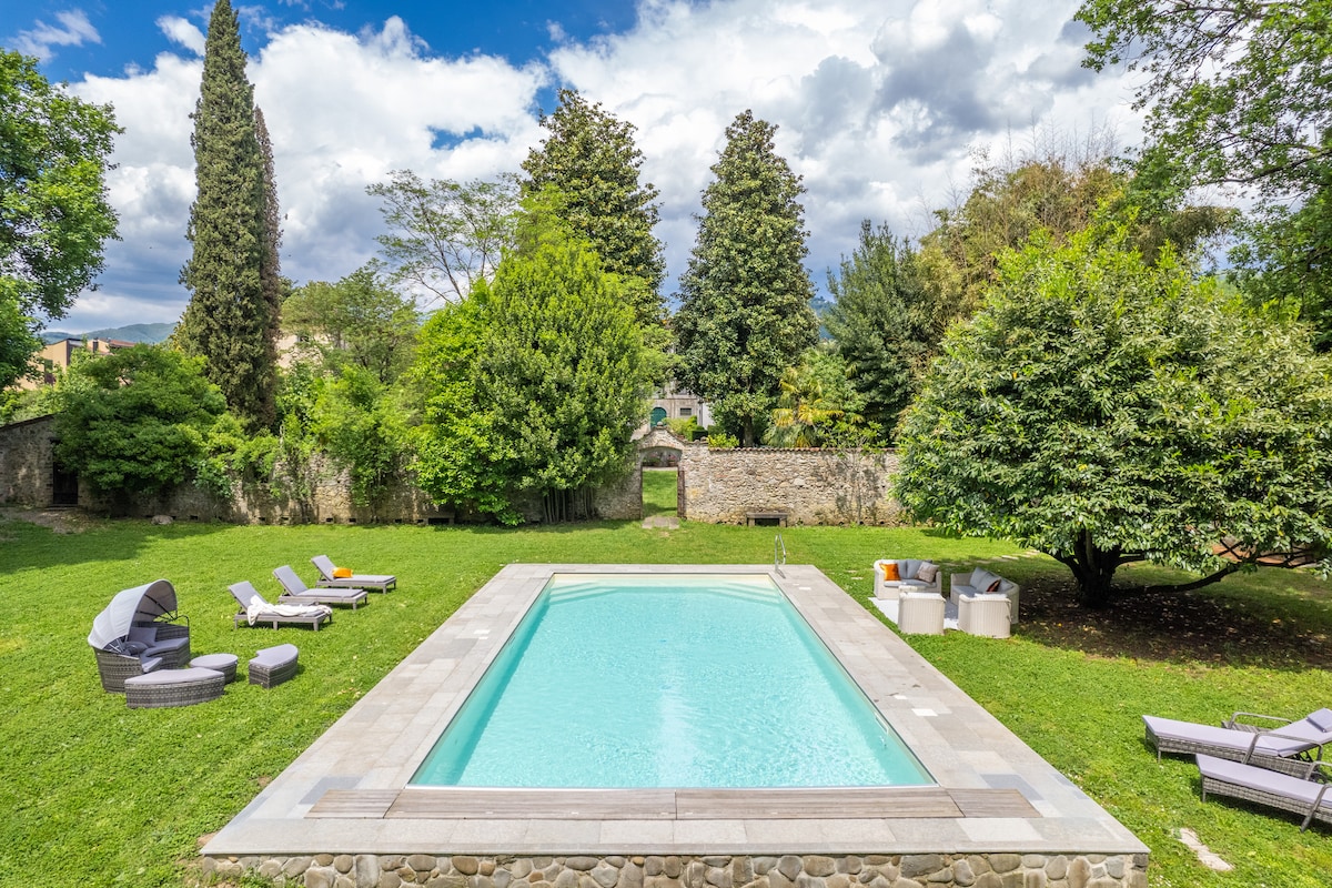 Cassettari Garden Home – Rustic Charm & Pool - Houses for Rent in Piano ...