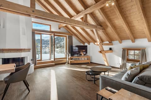 St Moritz Lakeside Penthouse 4-Bedroom Apartment