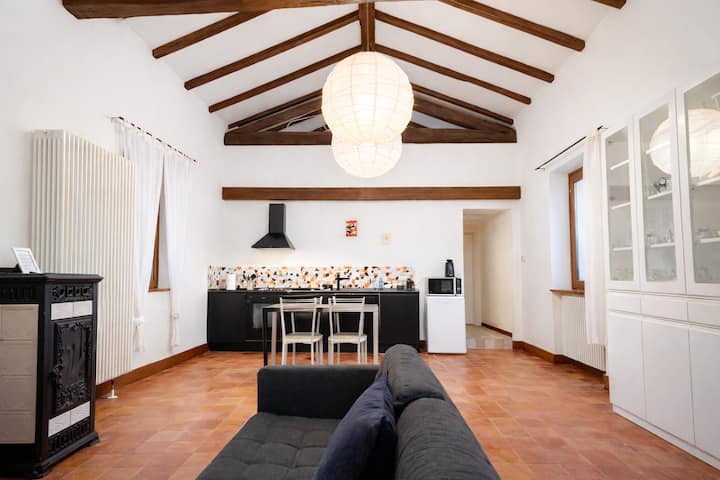 Luminoso Loft Con Travi A Vista - 10 Minuti Como - Provincia di Como