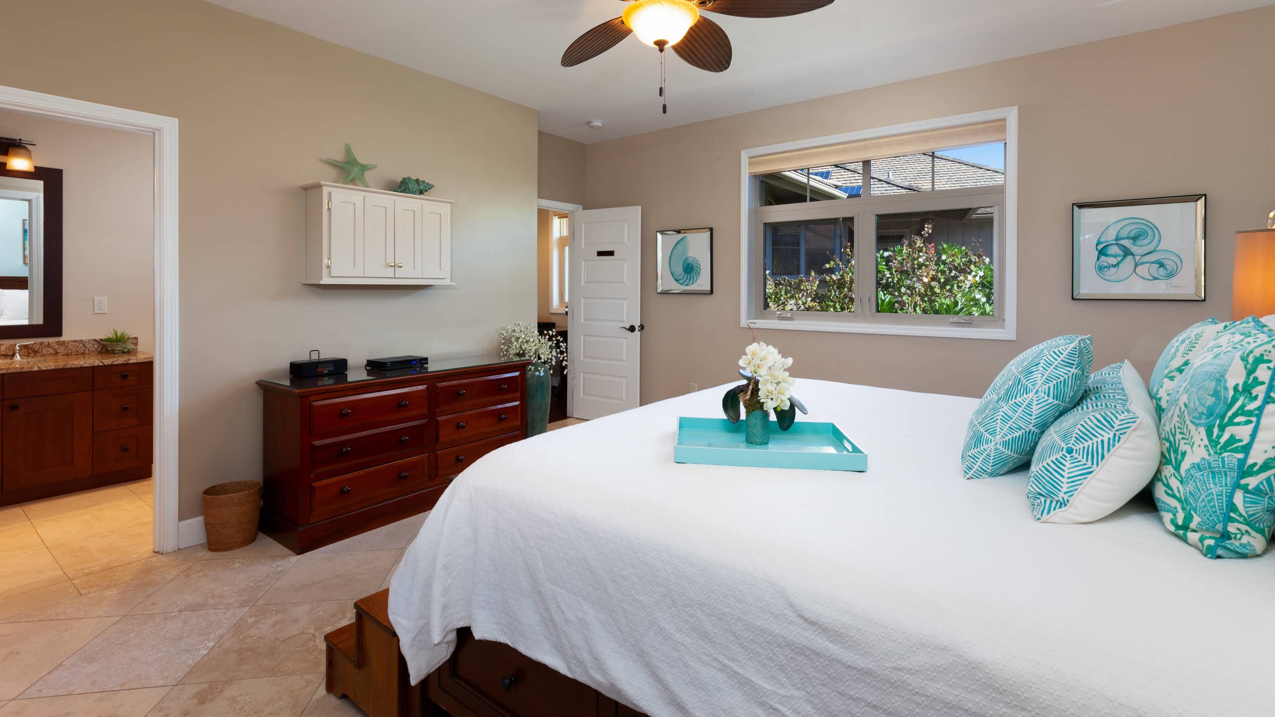 Home in Waimea · ★5.0 · 4 bedrooms · 6 beds · 3.5 private baths - Image 14