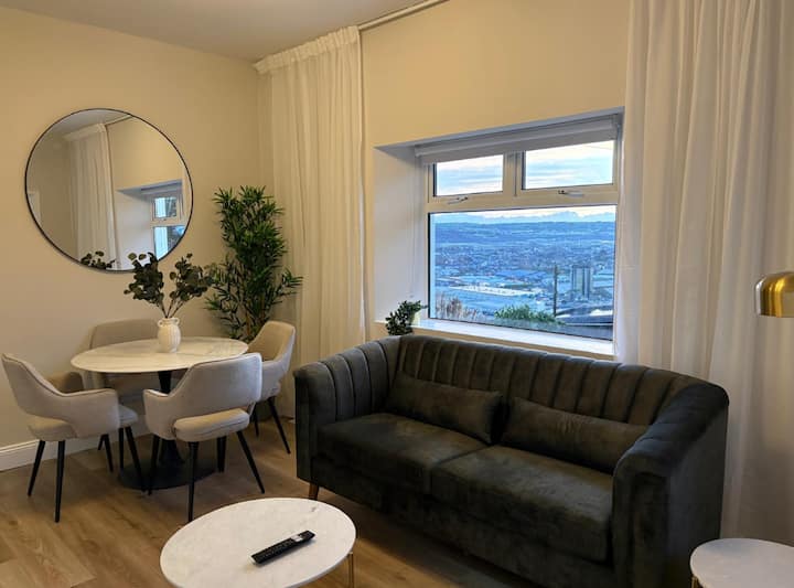 Panoramic Retreat | 2br Bungalow - Cork