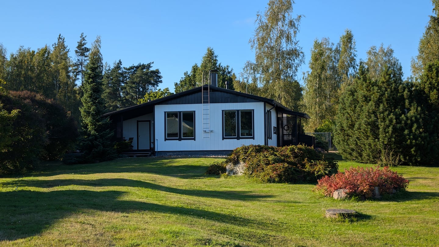 Tunnelmallinen Talo Meren Rannalla 5
