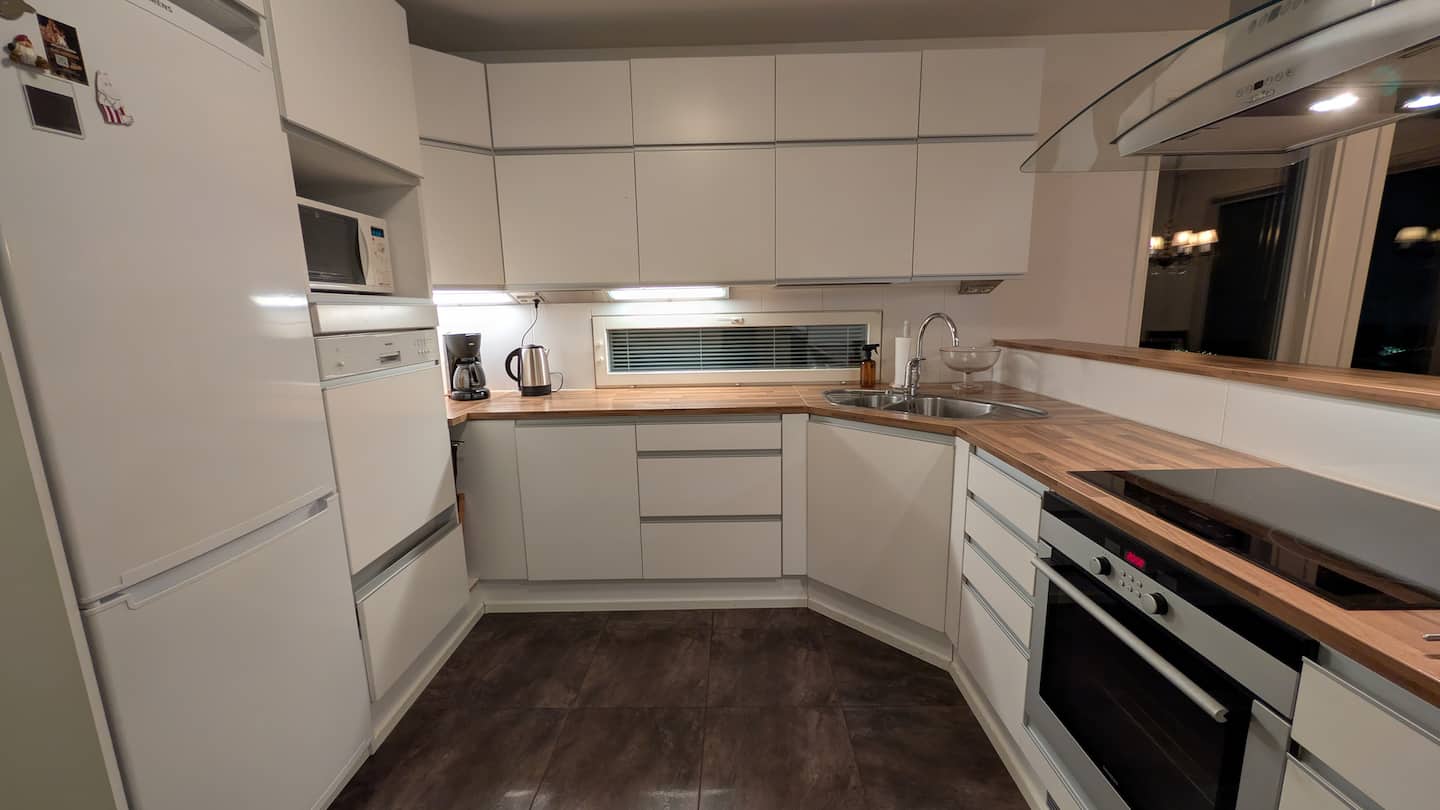 Tunnelmallinen Talo Meren Rannalla 3