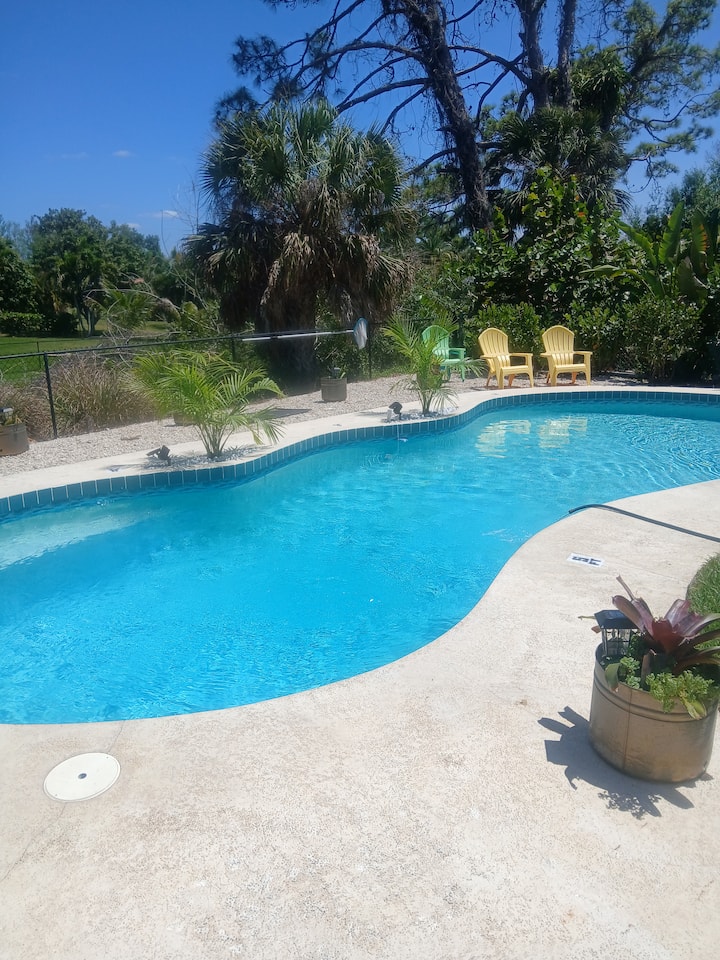 Seahorse Pool Hideaway-3.5 Miles To Nokomis Beach - Venice, FL