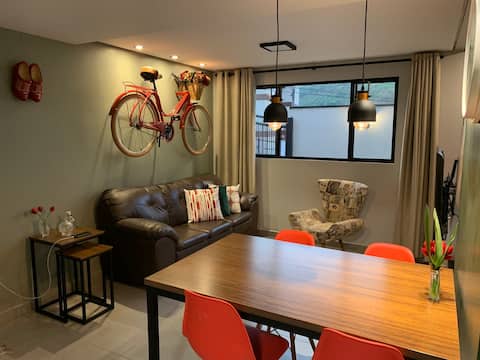 Top performing Airbnb: Design and View: Live the Casa Amsterdam Experience in águas De Lindóia