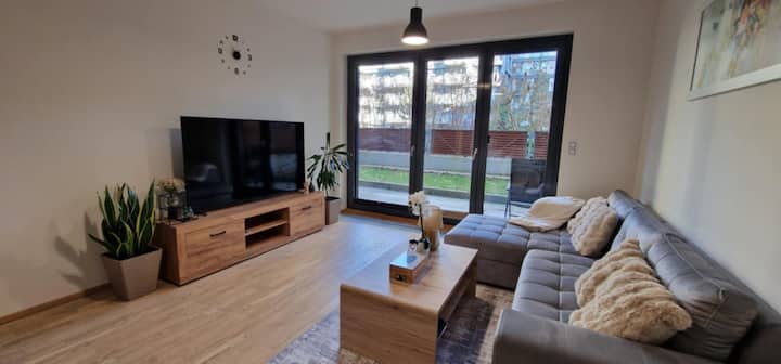 Comfortable Garden Tower Residence Apartment - Prague