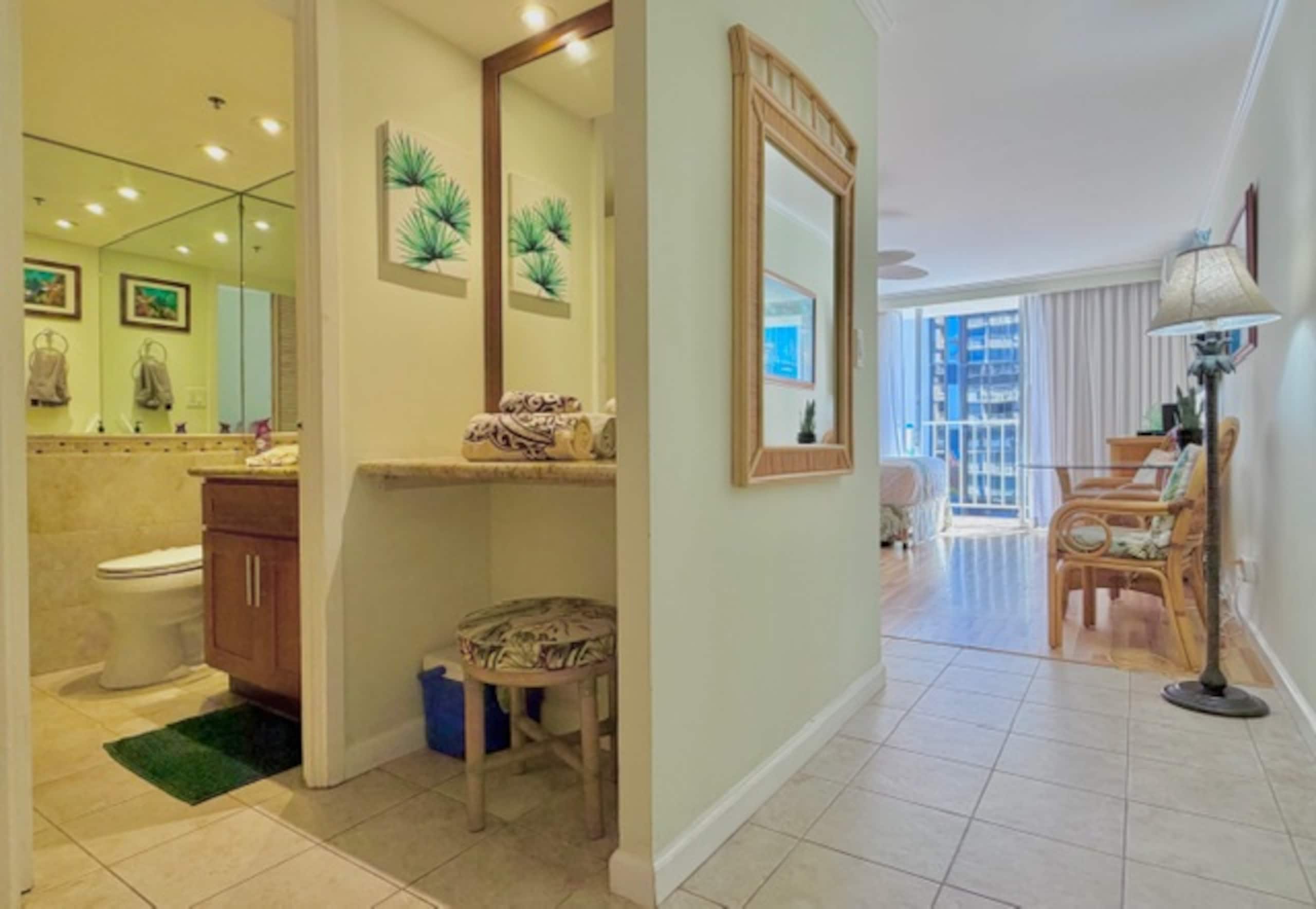 City-View Island Studio | WiFi | Parking 1507 - Image 25