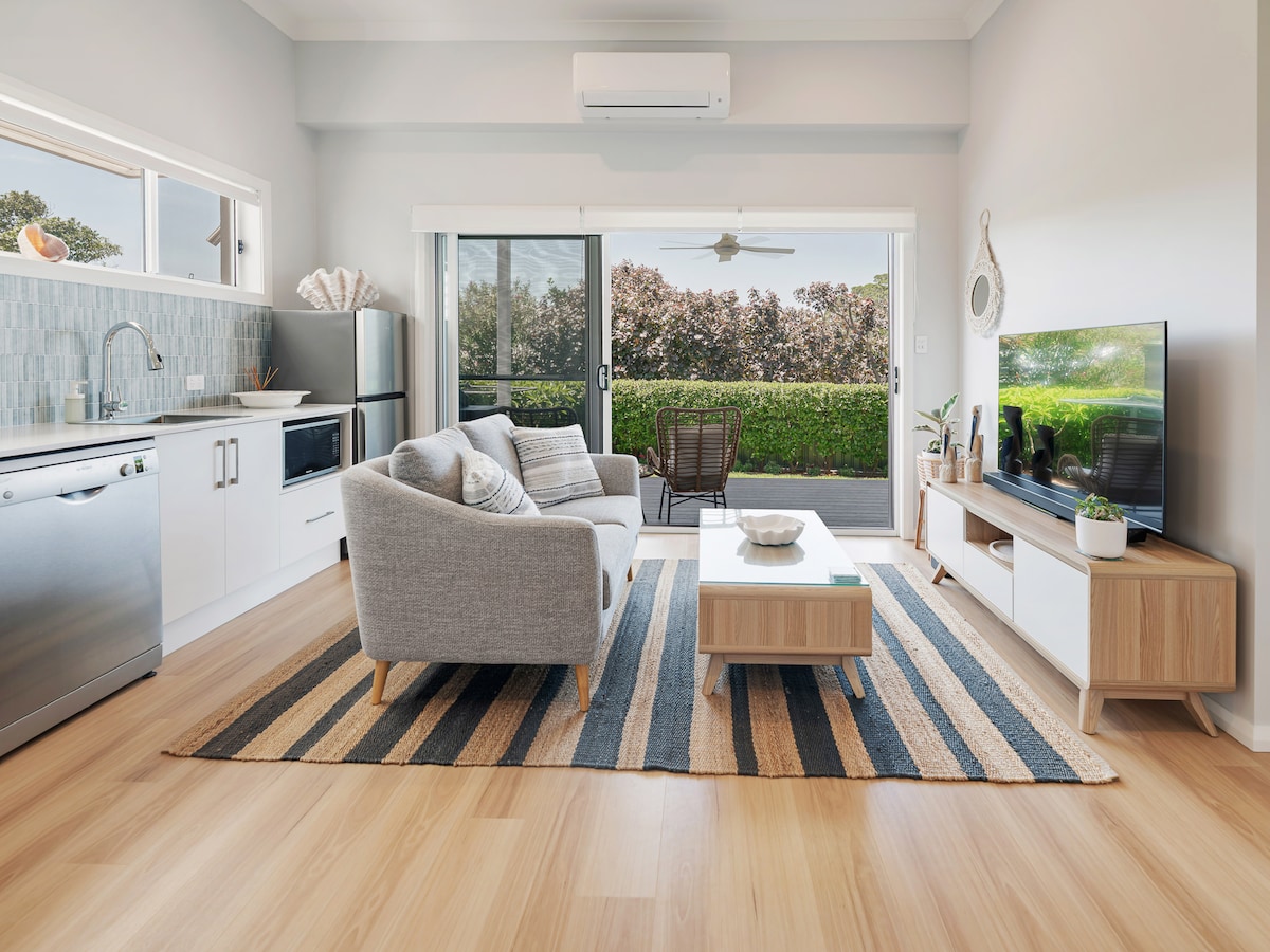Top performing Airbnb: Fins at Fingal in Fingal Bay