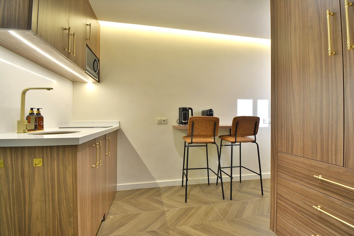 Rental unit in Marrakesh  457  1 bedroom  1 bed  15 private baths - image 4