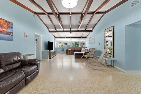 Top performing Airbnb: Charming Vacation Home-Near Everything-2BR/2BA in Whitfield
