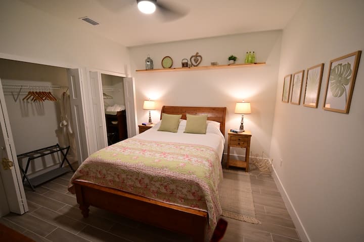 พื้นที่สบายสุดๆ สำหรับการพักผ่อนและเติมพลังหลังจากสำรวจมาทั้งวัน หรืออยู่ข้างสระว่ายน้ำ