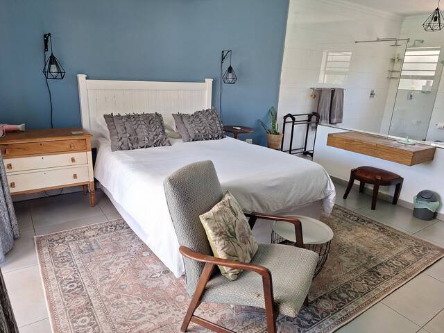 Beautiful, secure family home in Northern Suburbs gallery image 4