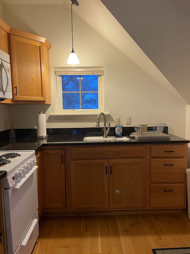 Cozy Carriage House In Downtown Burlington - Burlington, VT