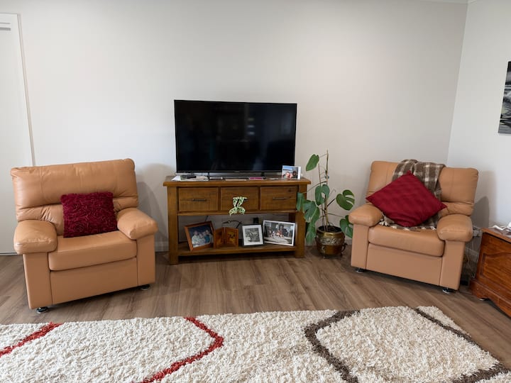 Short Stay Close To Freeway 1 Bedroom - Moe