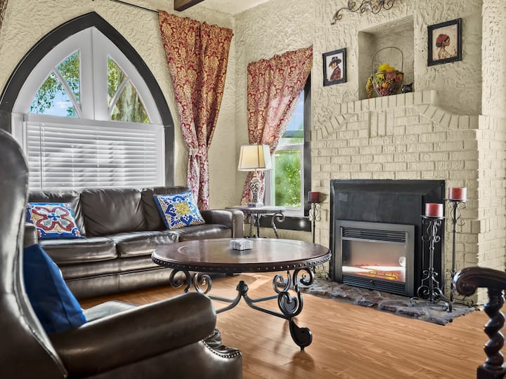 Cozy Castle - Winter Haven, FL