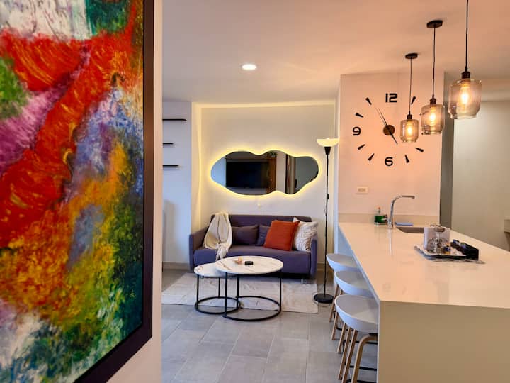 Beautiful Apt In Poblado/ Amazing Views/2br + Gym - Medellín