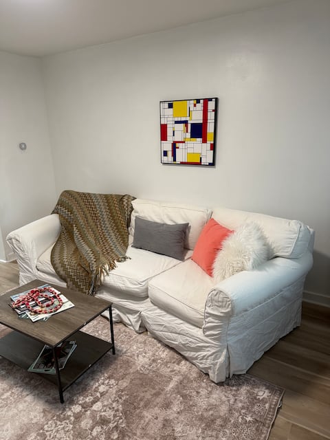 Top performing Airbnb: Newly updated 1 bed apartment with parking & yard in Oakhurst