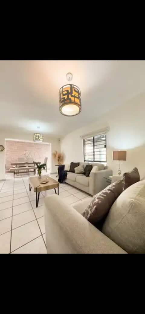 Top performing Airbnb: Comfortable newly remodeled house in an excellent location in Hermosillo