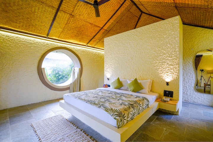 Hideaway Cottage With Private Garden & Pool - Mahabalipuram