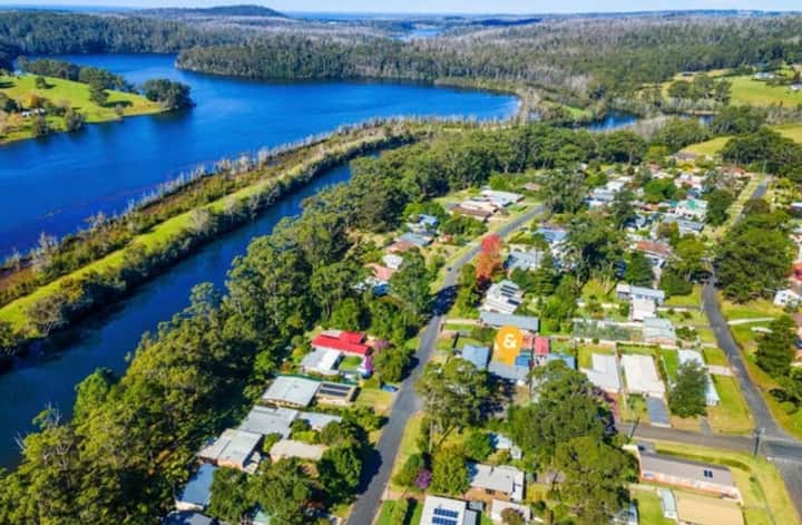 Deja Blue - Mollymook