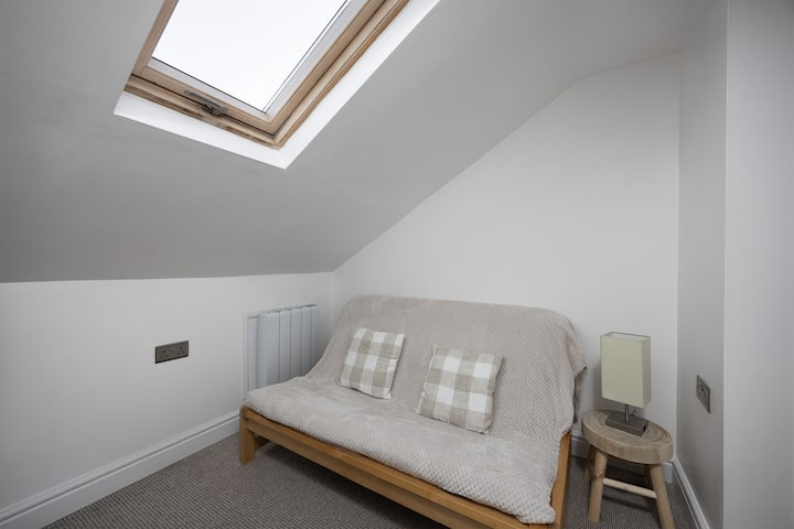 Immaculate Apartment | Historic Lincoln | Wi-fi - Lincoln