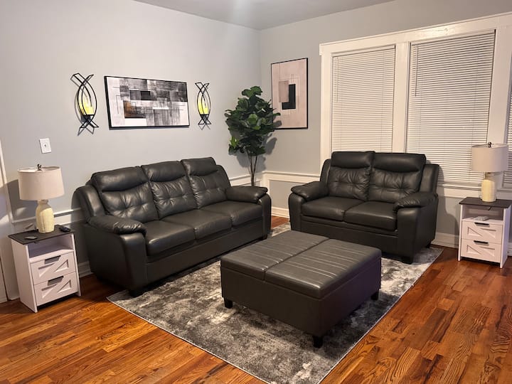 Luxury 3br Haven W/ Sunroom + Coffee Bar! - ニューアーク, NJ