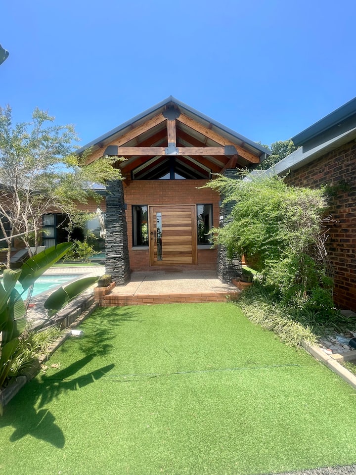 3 Bedroom, 2 Bathroom Beautiful House In Ballito - Ballito