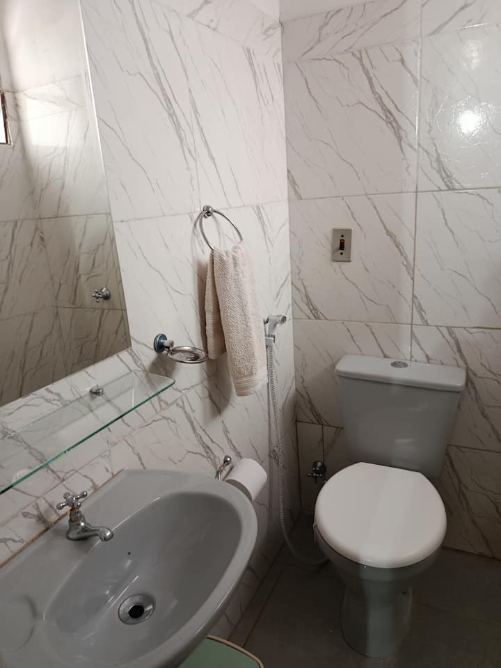 Habitación Brown Cómoda Y Confortable - Clorinda