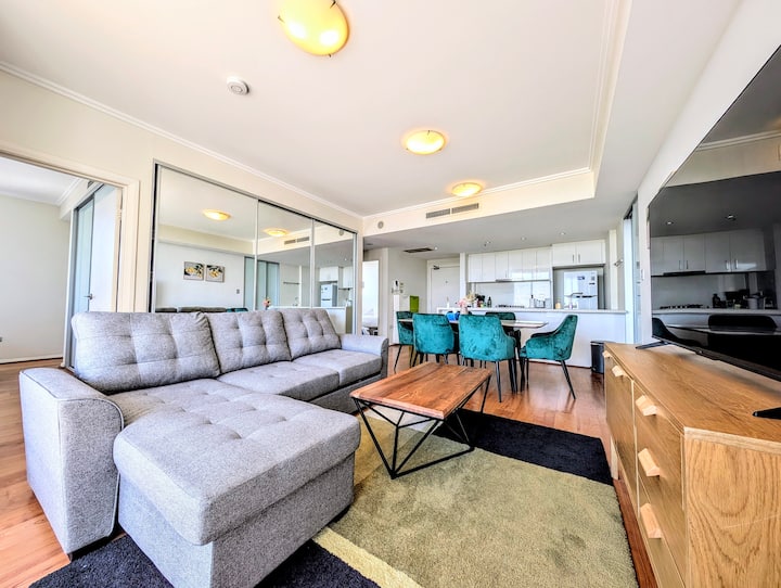 Modern & Cozy Apartment In The Central Hub! - North Sydney