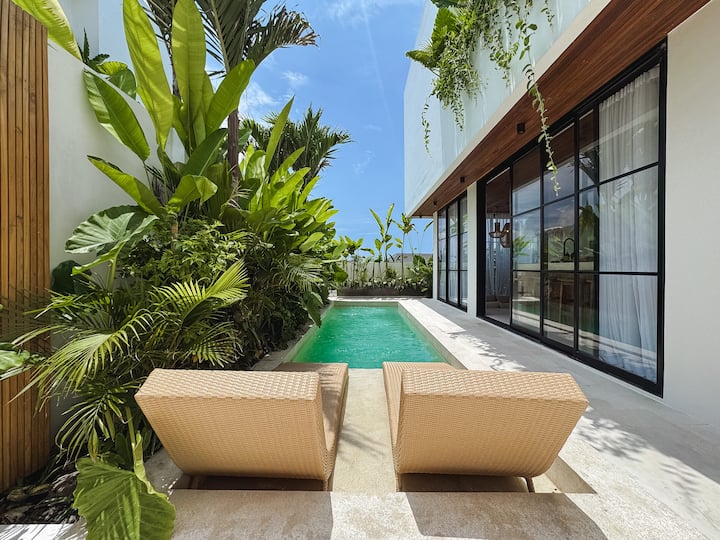 New Designer Cemagi Villa Pool & Sunken Lounge - Indonesia