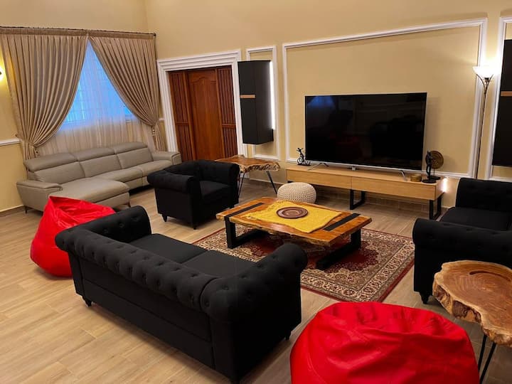 Excellent Executive Five (5) Bedroom Property - Ghana