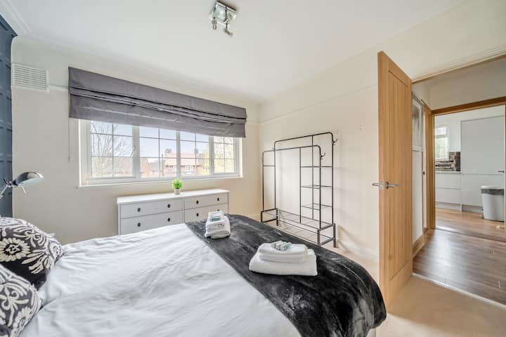 หลับสบายในห้องนอนที่สงบและอบอุ่น