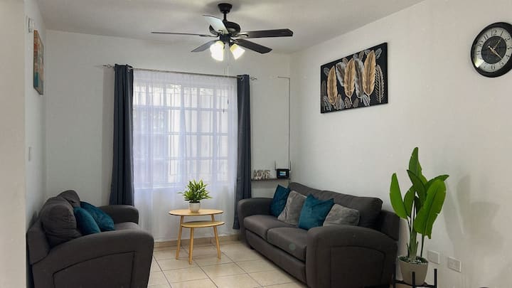 Casa Para 6 Personas En Excelente Ubicación. - Ramos Arizpe