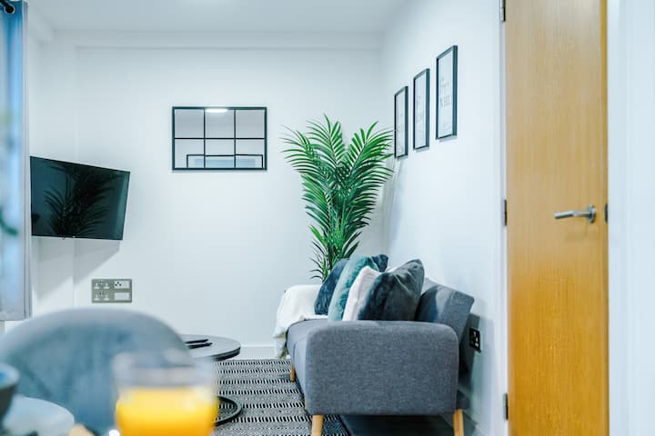 Manchester Central, 2 Bedroom, Penthouse Duplex - Salford