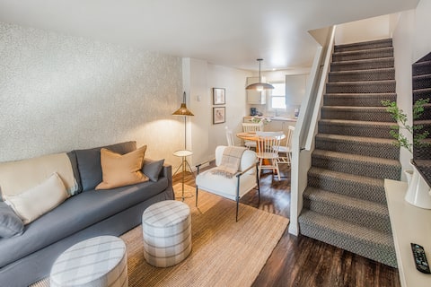 Popular Airbnb listing: Wynwood Suites Unit 3, located on Lake Muskoka in Muskoka Lakes
