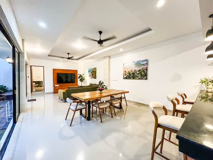 Stylish 3br Pool Villa 5 Min To Beach Canggu - Canggu