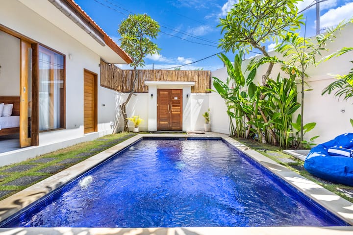 Cozy 2br Villa W/ Pool Near Berawa Beach - Canggu