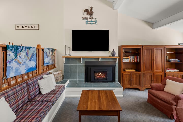 Vintage Tollhouse Double Ski In/out Townhouse - Stowe, VT