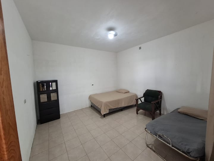 غرفة النوم 2