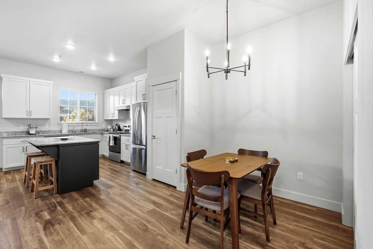 Midway Modern Farmhouse