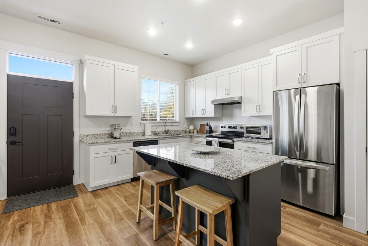 Midway Modern Farmhouse